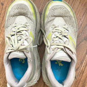 Hokas Very Rare Color - make an offer!